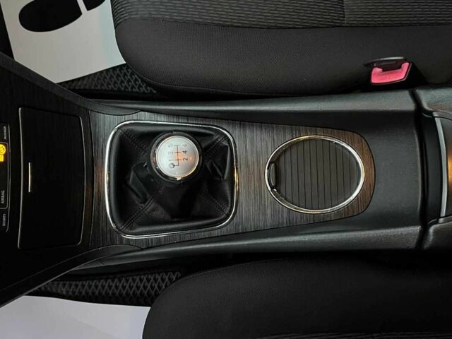 Чорний Тойота Авенсіс, об'ємом двигуна 2.2 л та пробігом 320 тис. км за 8100 $, фото 15 на Automoto.ua