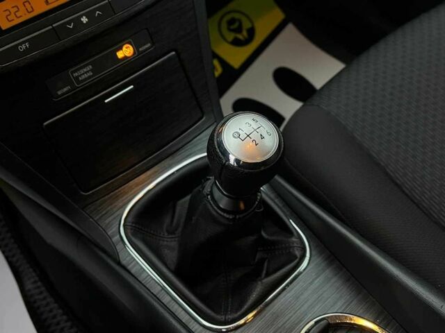 Чорний Тойота Авенсіс, об'ємом двигуна 2.2 л та пробігом 320 тис. км за 8100 $, фото 14 на Automoto.ua