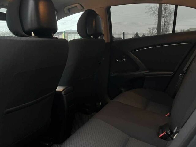 Чорний Тойота Авенсіс, об'ємом двигуна 2.2 л та пробігом 320 тис. км за 8100 $, фото 20 на Automoto.ua