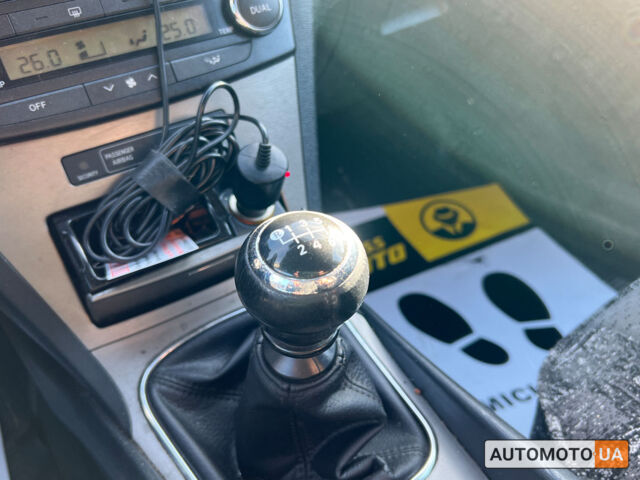 Черный Тойота Авенсис, объемом двигателя 2 л и пробегом 190 тыс. км за 8700 $, фото 12 на Automoto.ua