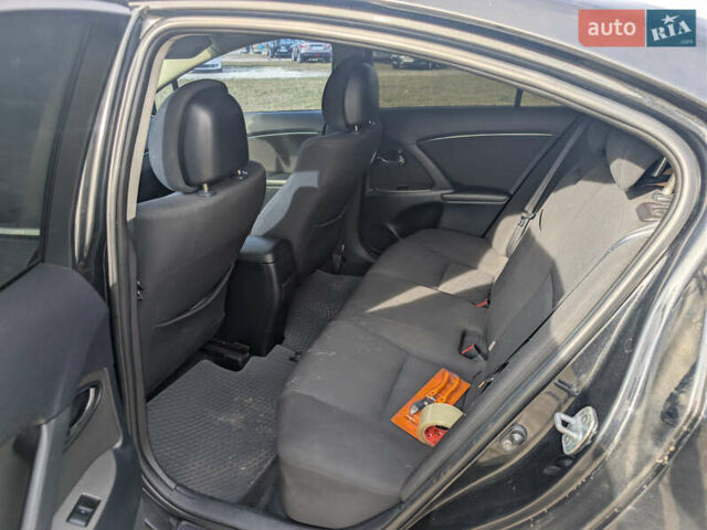 Черный Тойота Авенсис, объемом двигателя 2 л и пробегом 290 тыс. км за 6999 $, фото 11 на Automoto.ua