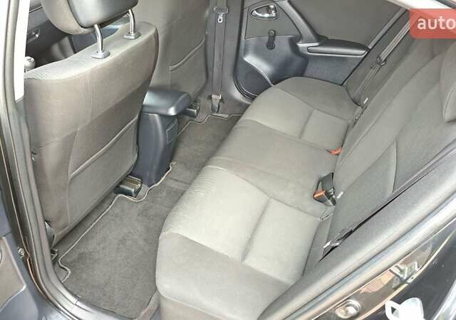 Чорний Тойота Авенсіс, об'ємом двигуна 1.6 л та пробігом 113 тис. км за 9500 $, фото 20 на Automoto.ua