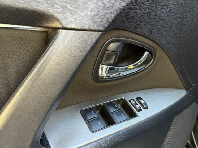 Черный Тойота Авенсис, объемом двигателя 1.8 л и пробегом 193 тыс. км за 9199 $, фото 11 на Automoto.ua