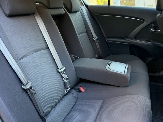 Черный Тойота Авенсис, объемом двигателя 1.8 л и пробегом 193 тыс. км за 9199 $, фото 18 на Automoto.ua