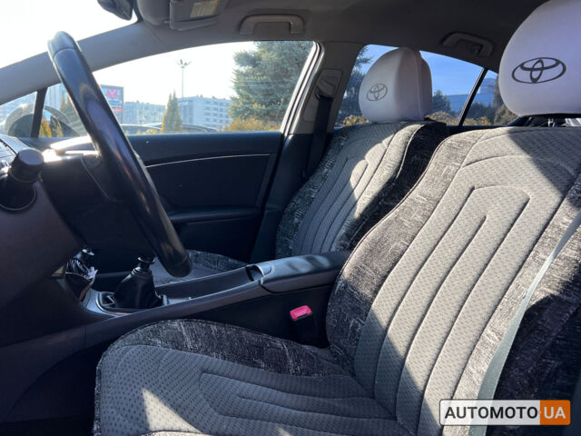 Черный Тойота Авенсис, объемом двигателя 2 л и пробегом 190 тыс. км за 8700 $, фото 14 на Automoto.ua