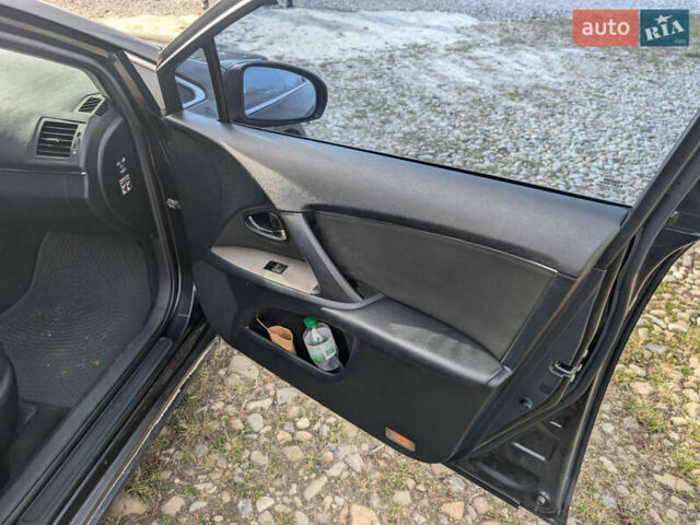 Черный Тойота Авенсис, объемом двигателя 2 л и пробегом 290 тыс. км за 6999 $, фото 17 на Automoto.ua
