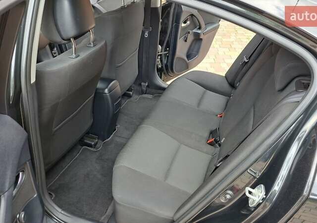 Чорний Тойота Авенсіс, об'ємом двигуна 1.6 л та пробігом 113 тис. км за 9500 $, фото 32 на Automoto.ua