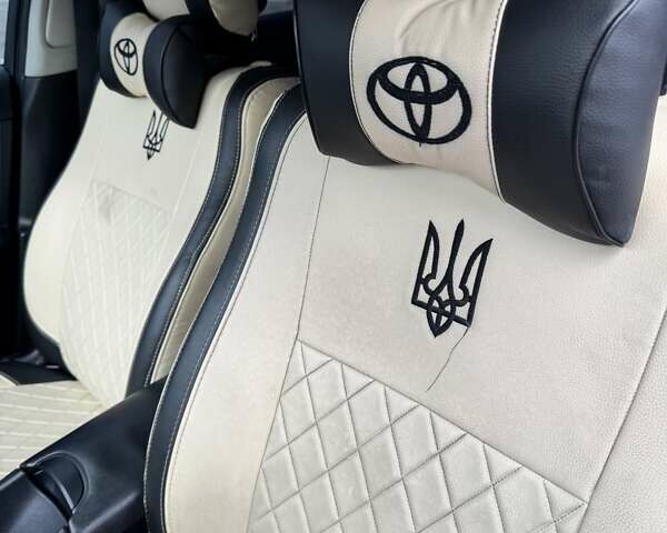 Чорний Тойота Авенсіс, об'ємом двигуна 1.6 л та пробігом 281 тис. км за 9600 $, фото 8 на Automoto.ua