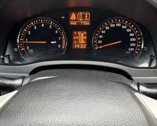 Чорний Тойота Авенсіс, об'ємом двигуна 1.6 л та пробігом 281 тис. км за 9600 $, фото 13 на Automoto.ua