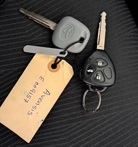 Чорний Тойота Авенсіс, об'ємом двигуна 1.6 л та пробігом 113 тис. км за 9500 $, фото 57 на Automoto.ua