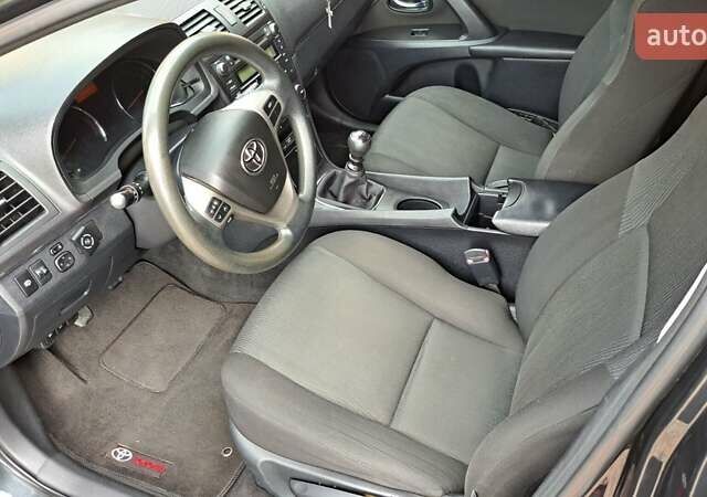 Чорний Тойота Авенсіс, об'ємом двигуна 1.6 л та пробігом 113 тис. км за 9500 $, фото 19 на Automoto.ua