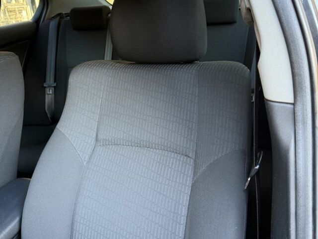 Черный Тойота Авенсис, объемом двигателя 1.8 л и пробегом 193 тыс. км за 9199 $, фото 12 на Automoto.ua