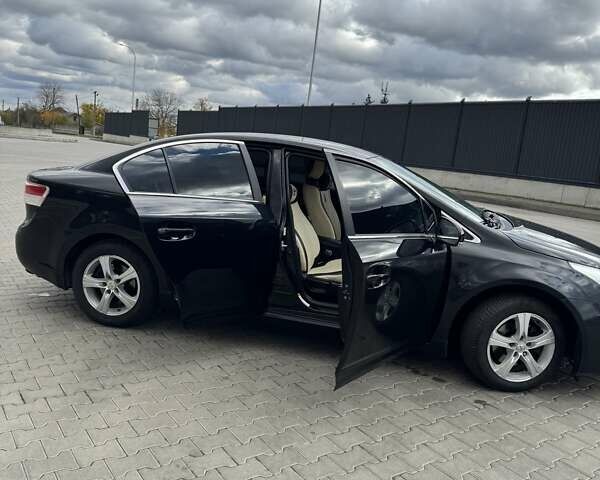Чорний Тойота Авенсіс, об'ємом двигуна 1.6 л та пробігом 281 тис. км за 9600 $, фото 11 на Automoto.ua