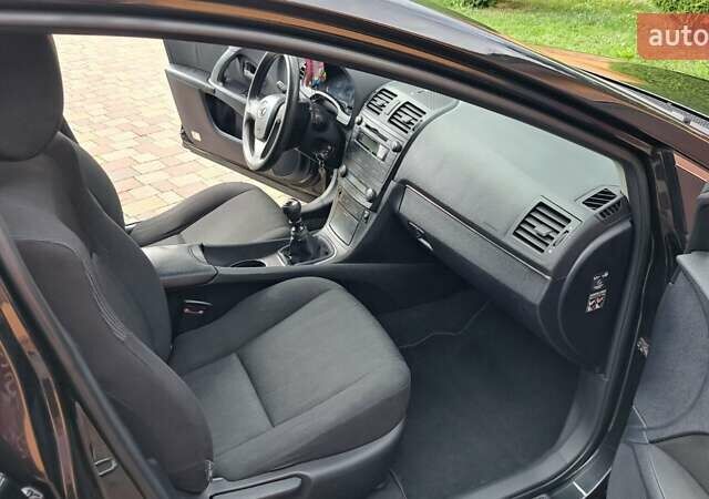 Чорний Тойота Авенсіс, об'ємом двигуна 1.6 л та пробігом 113 тис. км за 9500 $, фото 21 на Automoto.ua