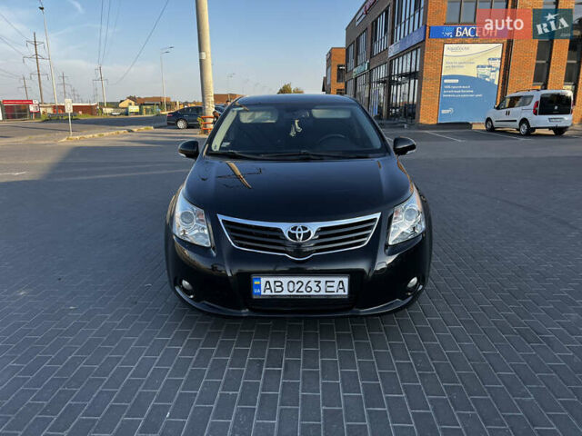 Черный Тойота Авенсис, объемом двигателя 1.8 л и пробегом 175 тыс. км за 9200 $, фото 1 на Automoto.ua