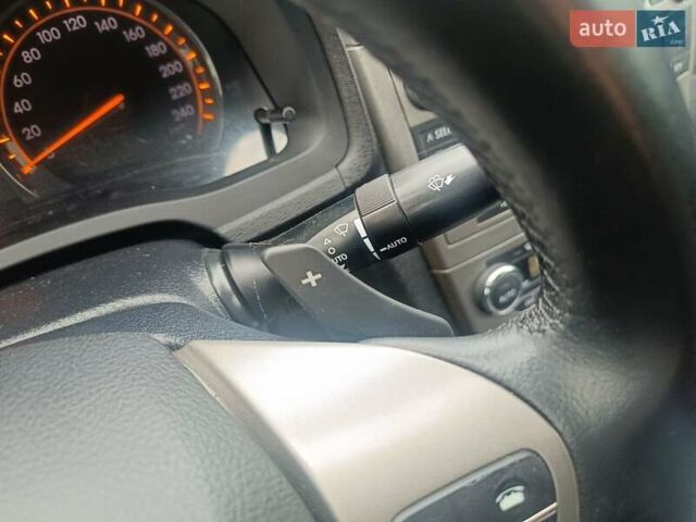 Чорний Тойота Авенсіс, об'ємом двигуна 1.8 л та пробігом 243 тис. км за 8550 $, фото 20 на Automoto.ua