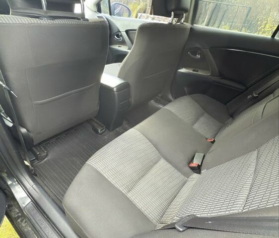Чорний Тойота Авенсіс, об'ємом двигуна 1.8 л та пробігом 172 тис. км за 8700 $, фото 5 на Automoto.ua