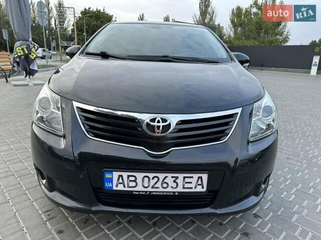 Черный Тойота Авенсис, объемом двигателя 1.8 л и пробегом 175 тыс. км за 9300 $, фото 1 на Automoto.ua