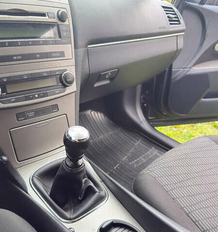 Чорний Тойота Авенсіс, об'ємом двигуна 1.8 л та пробігом 172 тис. км за 8700 $, фото 6 на Automoto.ua