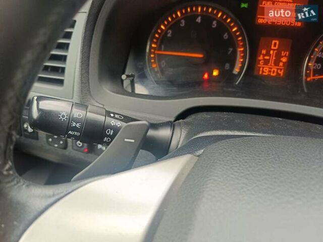 Чорний Тойота Авенсіс, об'ємом двигуна 1.8 л та пробігом 243 тис. км за 8550 $, фото 21 на Automoto.ua