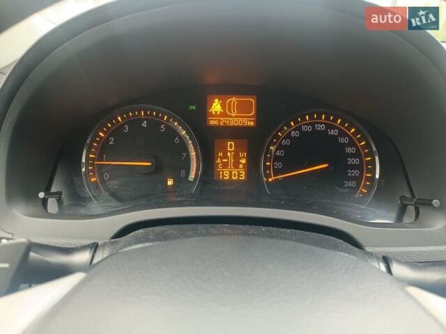 Чорний Тойота Авенсіс, об'ємом двигуна 1.8 л та пробігом 243 тис. км за 8550 $, фото 18 на Automoto.ua