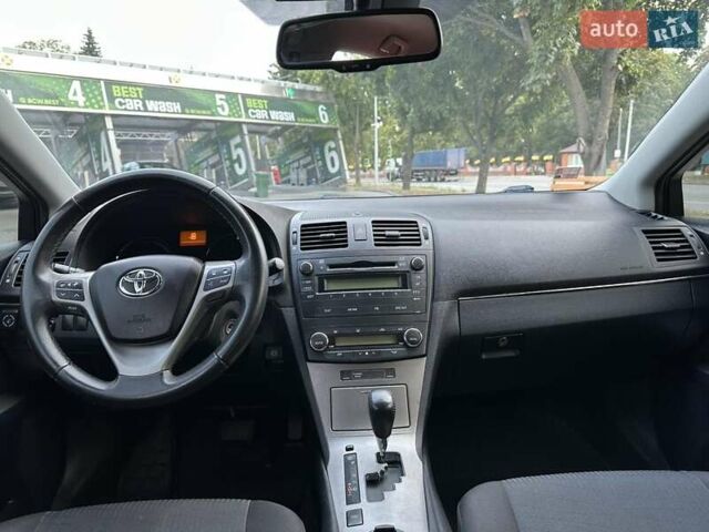 Черный Тойота Авенсис, объемом двигателя 1.8 л и пробегом 175 тыс. км за 9300 $, фото 13 на Automoto.ua