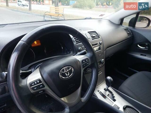 Черный Тойота Авенсис, объемом двигателя 1.8 л и пробегом 175 тыс. км за 9300 $, фото 3 на Automoto.ua
