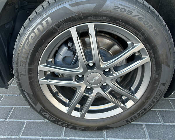 Черный Тойота Авенсис, объемом двигателя 1.8 л и пробегом 175 тыс. км за 9200 $, фото 10 на Automoto.ua