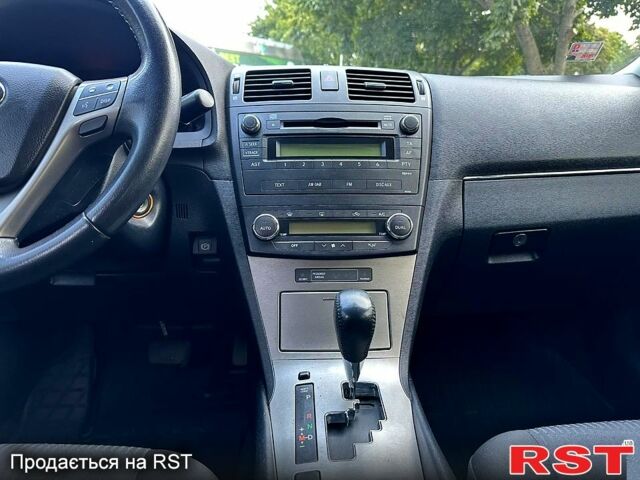 Черный Тойота Авенсис, объемом двигателя 1.8 л и пробегом 175 тыс. км за 9500 $, фото 6 на Automoto.ua