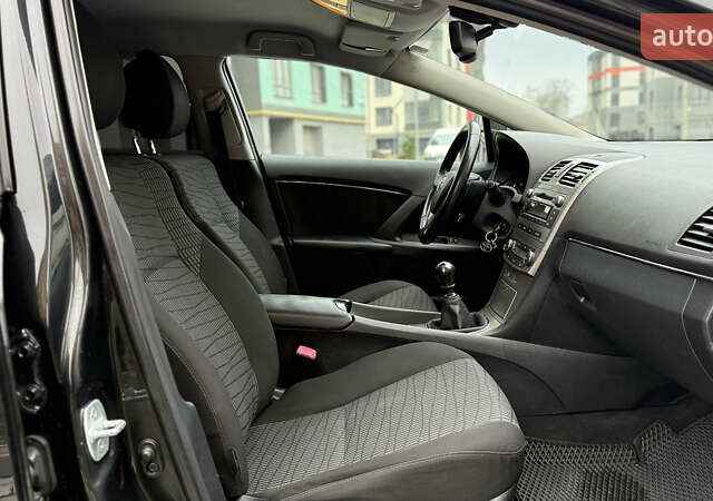 Черный Тойота Авенсис, объемом двигателя 2 л и пробегом 300 тыс. км за 8950 $, фото 34 на Automoto.ua