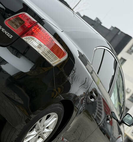 Черный Тойота Авенсис, объемом двигателя 2 л и пробегом 300 тыс. км за 8950 $, фото 18 на Automoto.ua