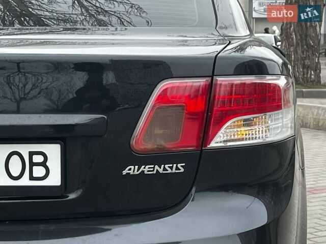 Чорний Тойота Авенсіс, об'ємом двигуна 1.8 л та пробігом 265 тис. км за 8999 $, фото 5 на Automoto.ua
