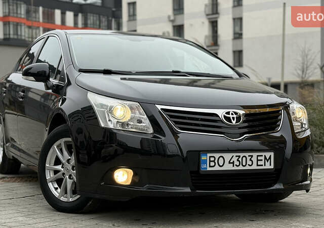 Черный Тойота Авенсис, объемом двигателя 2 л и пробегом 300 тыс. км за 8950 $, фото 1 на Automoto.ua