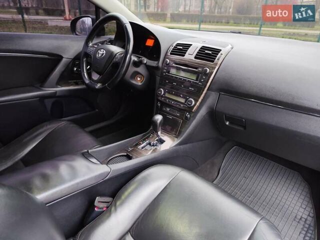 Черный Тойота Авенсис, объемом двигателя 2 л и пробегом 202 тыс. км за 10700 $, фото 9 на Automoto.ua