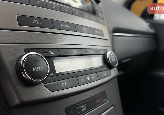 Черный Тойота Авенсис, объемом двигателя 2 л и пробегом 300 тыс. км за 8950 $, фото 29 на Automoto.ua