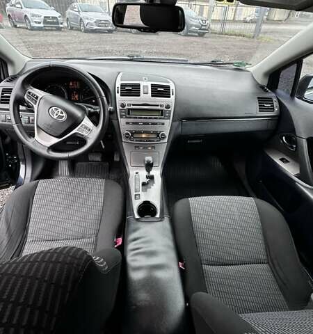 Черный Тойота Авенсис, объемом двигателя 1.8 л и пробегом 221 тыс. км за 7800 $, фото 15 на Automoto.ua