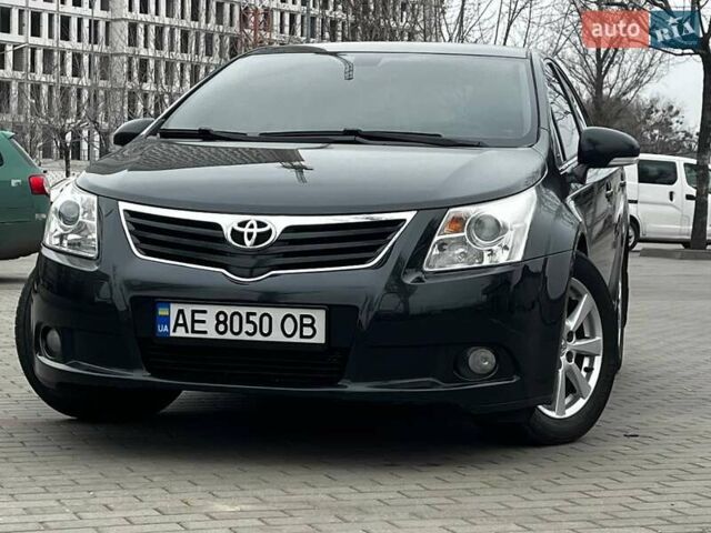 Чорний Тойота Авенсіс, об'ємом двигуна 1.8 л та пробігом 265 тис. км за 8999 $, фото 1 на Automoto.ua