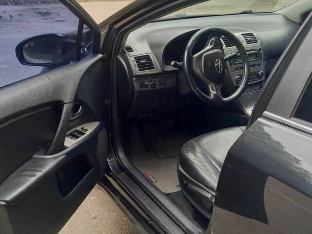 Чорний Тойота Авенсіс, об'ємом двигуна 2 л та пробігом 295 тис. км за 8000 $, фото 6 на Automoto.ua
