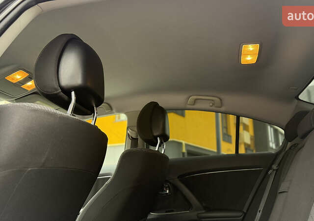 Черный Тойота Авенсис, объемом двигателя 2 л и пробегом 300 тыс. км за 8950 $, фото 43 на Automoto.ua