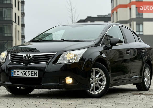 Черный Тойота Авенсис, объемом двигателя 2 л и пробегом 300 тыс. км за 8950 $, фото 2 на Automoto.ua