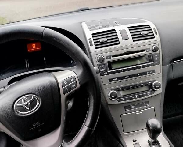 Черный Тойота Авенсис, объемом двигателя 1.99 л и пробегом 198 тыс. км за 9000 $, фото 2 на Automoto.ua