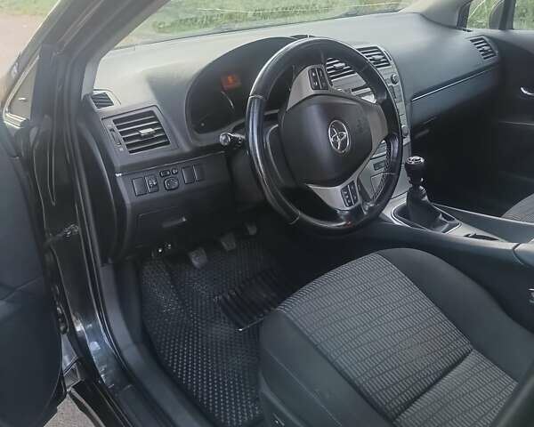 Черный Тойота Авенсис, объемом двигателя 1.8 л и пробегом 224 тыс. км за 9200 $, фото 1 на Automoto.ua