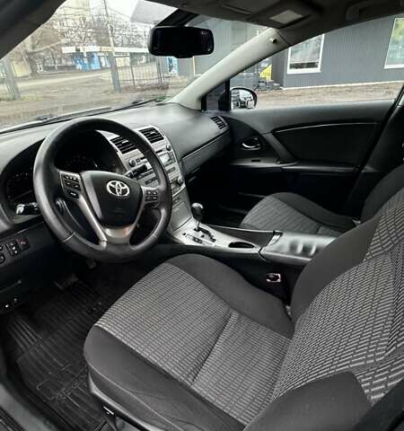 Черный Тойота Авенсис, объемом двигателя 1.8 л и пробегом 221 тыс. км за 7800 $, фото 16 на Automoto.ua