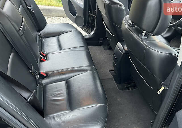 Чорний Тойота Авенсіс, об'ємом двигуна 2 л та пробігом 159 тис. км за 8700 $, фото 6 на Automoto.ua