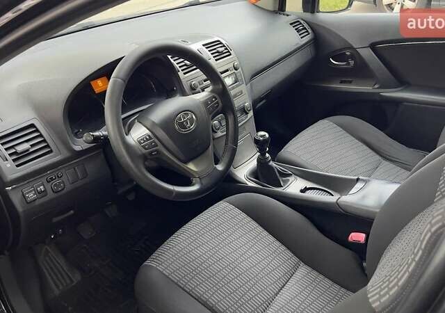 Черный Тойота Авенсис, объемом двигателя 1.8 л и пробегом 260 тыс. км за 8500 $, фото 4 на Automoto.ua