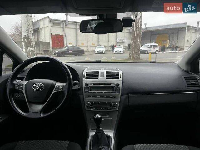 Чорний Тойота Авенсіс, об'ємом двигуна 1.8 л та пробігом 265 тис. км за 8999 $, фото 13 на Automoto.ua