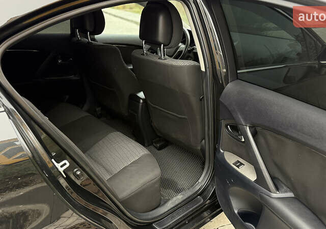 Черный Тойота Авенсис, объемом двигателя 2 л и пробегом 300 тыс. км за 8950 $, фото 38 на Automoto.ua