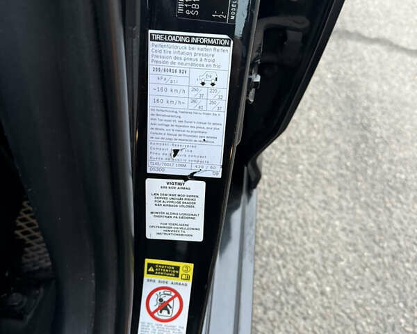 Чорний Тойота Авенсіс, об'ємом двигуна 2 л та пробігом 236 тис. км за 9999 $, фото 12 на Automoto.ua