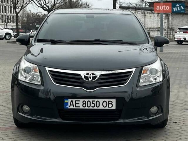 Чорний Тойота Авенсіс, об'ємом двигуна 1.8 л та пробігом 265 тис. км за 8999 $, фото 2 на Automoto.ua