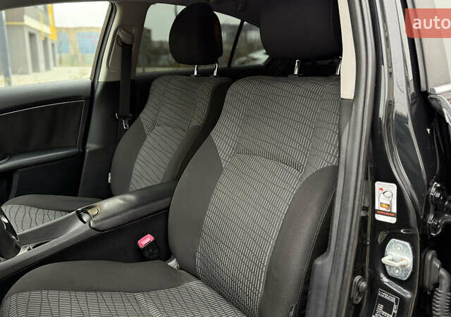 Черный Тойота Авенсис, объемом двигателя 2 л и пробегом 300 тыс. км за 8950 $, фото 27 на Automoto.ua